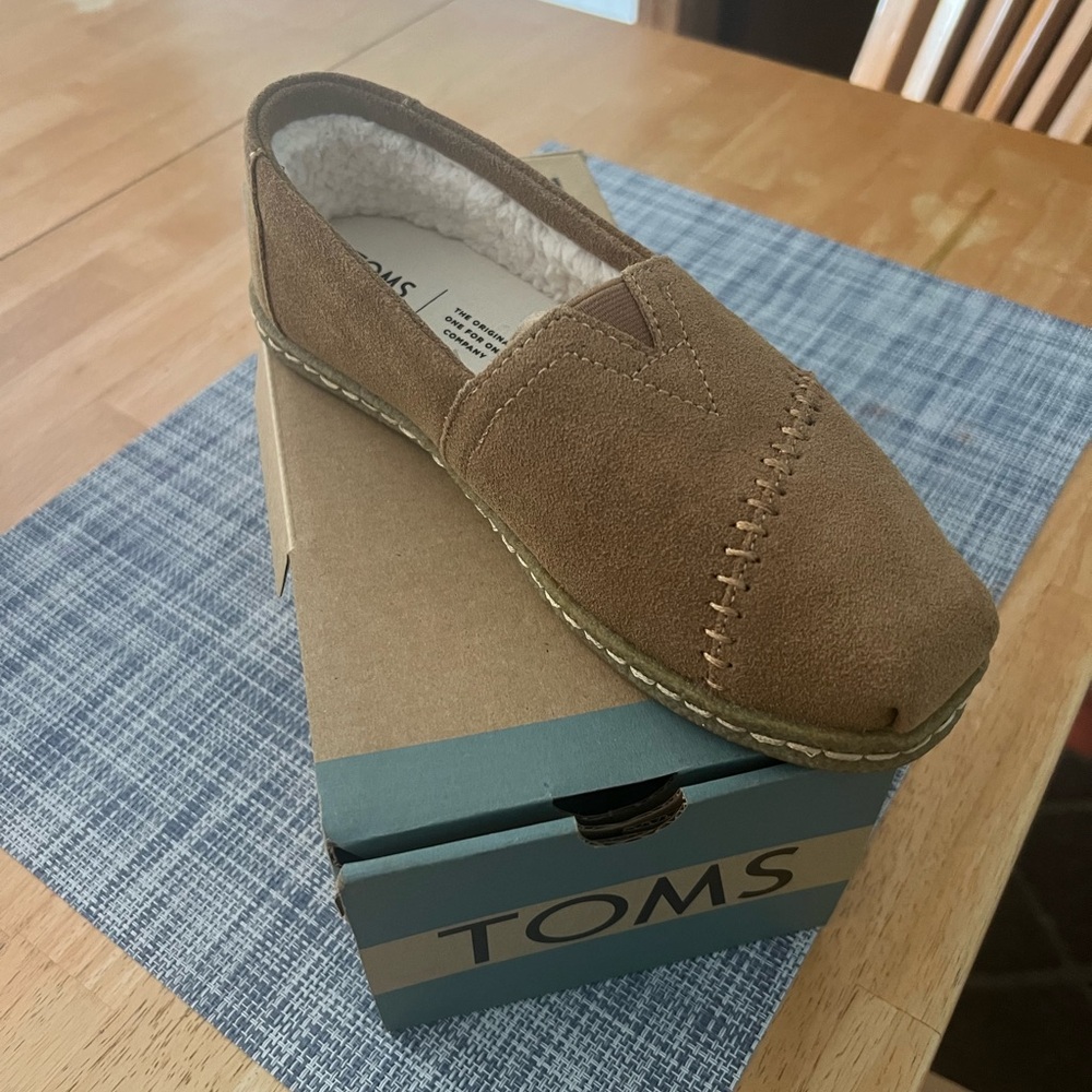 Brand New Toms size 6